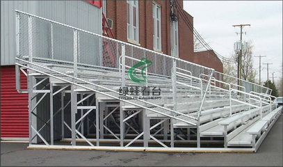 綠蛙豪華型鋁制看臺(tái)