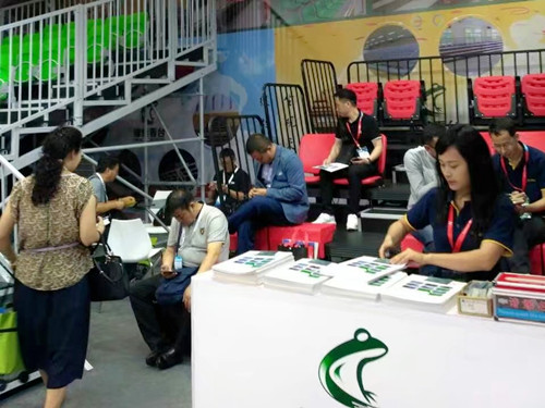 綠蛙看臺(tái)亮相2017年第35屆上海體博會(huì)