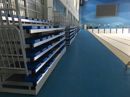 揚(yáng)中市奧體中心游泳館體育館看臺(tái)座椅安裝完畢