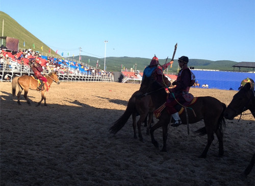 綠蛙拼裝看臺帶您縱享阿爾山國際圣水節(jié)