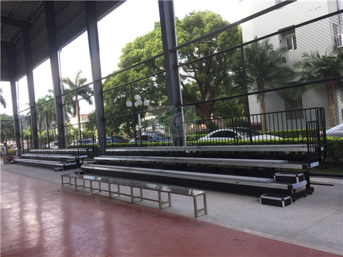 綠蛙簡(jiǎn)易活動(dòng)看臺(tái)入駐深圳坪山新區(qū)社區(qū)