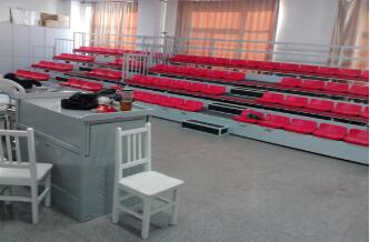 山西太原衛(wèi)生學校實驗室采購綠蛙伸縮看臺