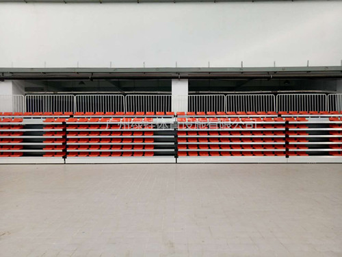 湖南雙峰縣全民健身游泳館伸縮看臺完工