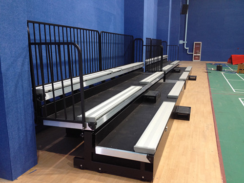 常州發(fā)電有限公司引進綠蛙黑色金屬風格伸縮看臺