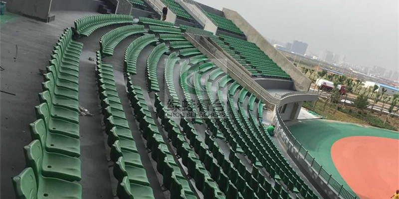 中靠背吹塑立裝座椅