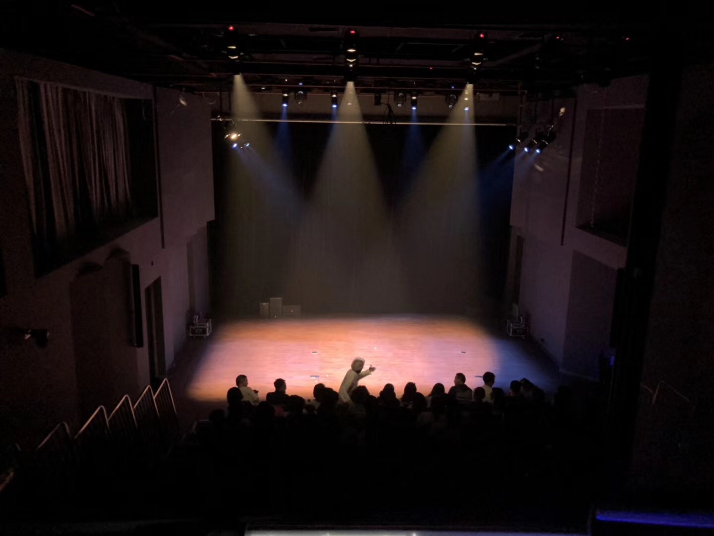 燕晗高地與綠蛙看臺一同追求的詩和遠(yuǎn)方