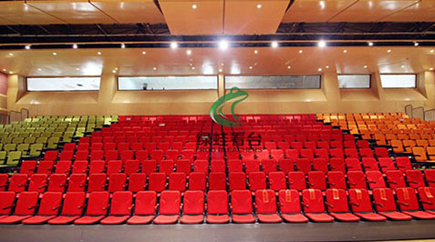 學(xué)校操場(chǎng)和體育場(chǎng)館中的師生席座椅要怎么選擇應用領域？