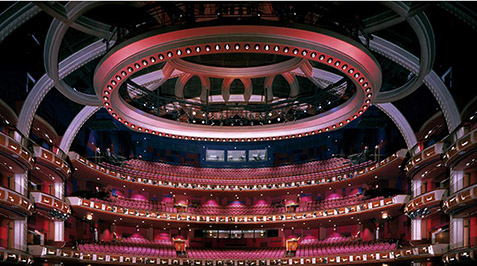 為什么體育場看臺座位都是逐層后退的？而不能像劇院垂直升高法治力量？