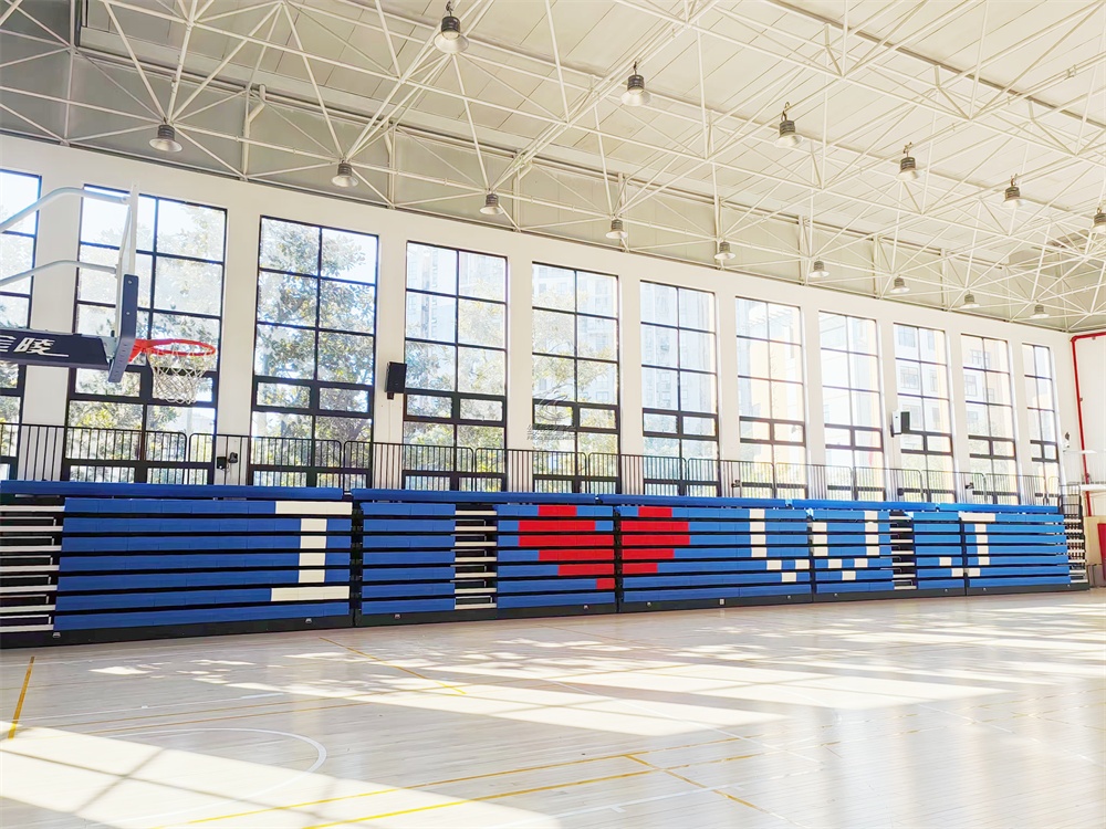 上海文建中學(xué)體育館伸縮看臺座椅項目