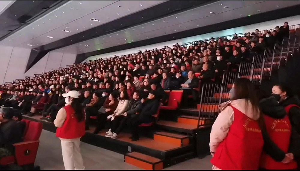 伸縮看臺(tái)座椅的結(jié)構(gòu)優(yōu)化：如何提高承重與穩(wěn)定性競爭力？