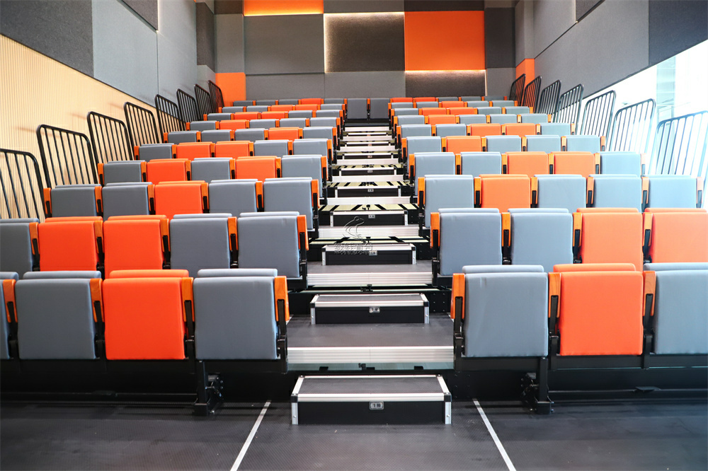 讓會(huì)議室座椅“動(dòng)”起來新的力量，試下伸縮看臺(tái)吧